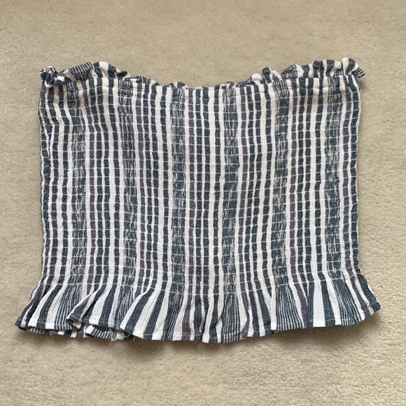 American Eagle strapless cropped top - Picture 2 of 4